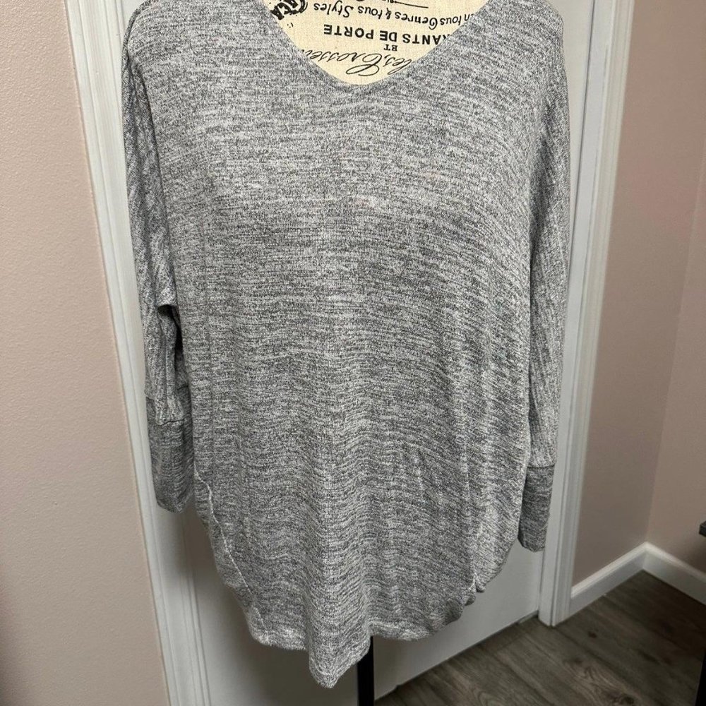 NWT Market & Spruce Liraven V Neck Dollman Knit Top Size Small - Picture 2 of 5